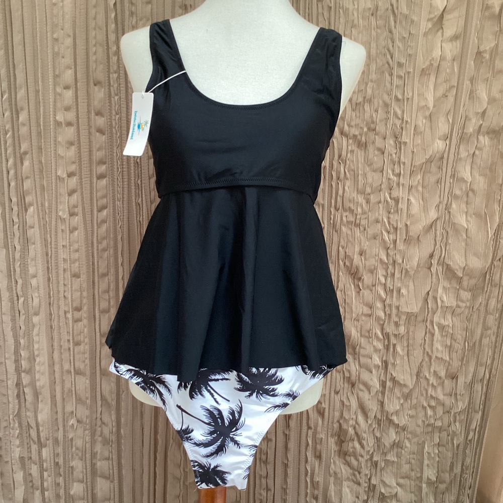 Beachsissi 🆕Tankini,Palm Print bottom, solid black empire top,U neckline& back,L